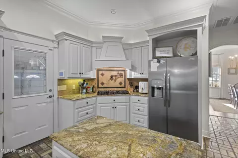 Kitchen - 1119 Milltowne Dr, Wesson, MS 39191 photo 4 of 5