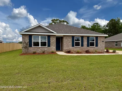 48 Crown Dr, Lucedale, MS 39452