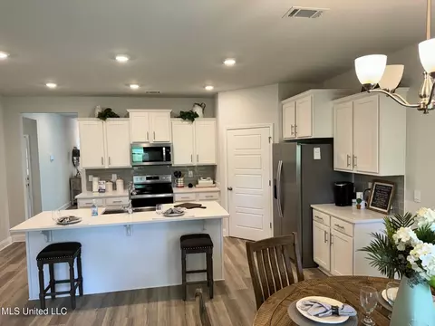 Kitchen - 17422 Willow Cv, Saucier, MS 39574 photo 1 of 2