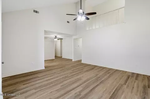 Living - 3019 Willow Dr, Brandon, MS 39042 photo 3 of 4