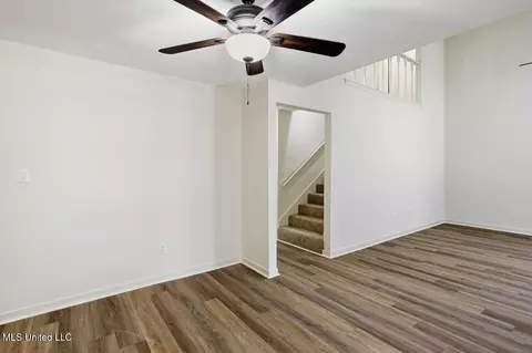 Living - 3019 Willow Dr, Brandon, MS 39042 photo 4 of 4