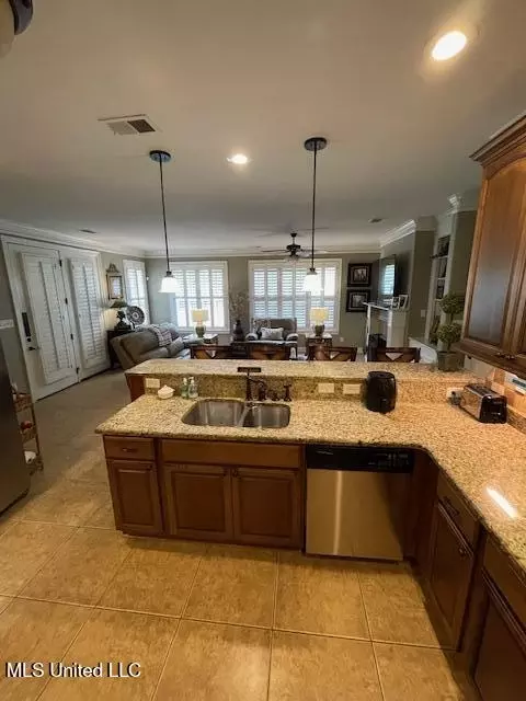 Kitchen - 1448 S Notting Hl, Hernando, MS 38632 photo 5 of 5