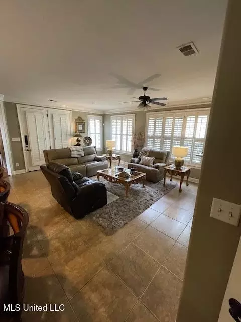 Living - 1448 S Notting Hl, Hernando, MS 38632 photo 4 of 4