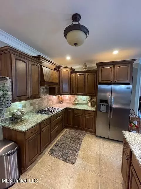 Kitchen - 1448 S Notting Hl, Hernando, MS 38632 photo 3 of 5