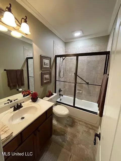 Bath - 1448 S Notting Hl, Hernando, MS 38632 photo 4 of 5