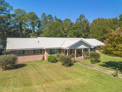 140 Holleman St, Wiggins, MS 39577