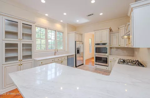 Kitchen - 158 Reunion Blvd, Madison, MS 39110 photo 1 of 4