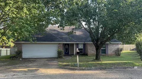 14 Fawn Grv, Jackson, MS 39212