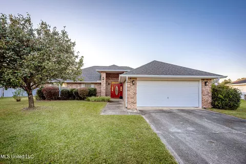 1603 Heather Ct, Ocean Springs, MS 39564