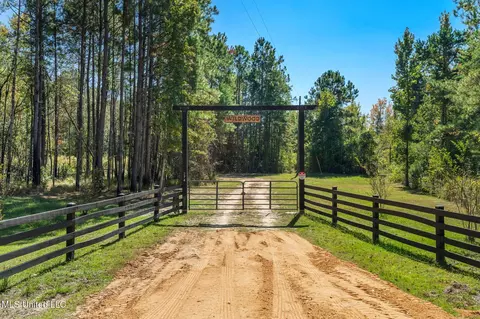 274 Game Reserve Rd, Columbia, MS 39429