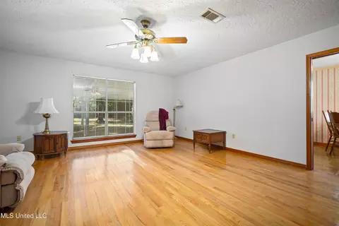 Living - 14505 Wolf Ridge Rd, Moss Point, MS 39562 photo 3 of 3