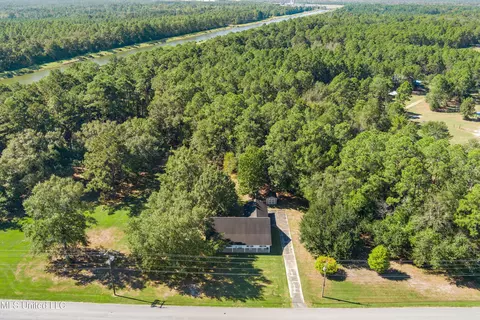 View/Area - 14505 Wolf Ridge Rd, Moss Point, MS 39562 photo 2 of 3