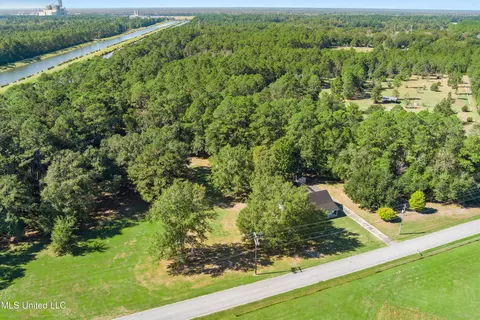 View/Area - 14505 Wolf Ridge Rd, Moss Point, MS 39562 photo 3 of 3