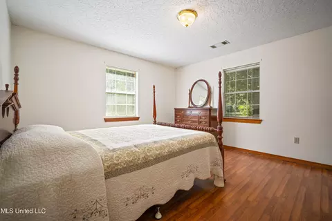 Bedroom - 14505 Wolf Ridge Rd, Moss Point, MS 39562 photo 3 of 3