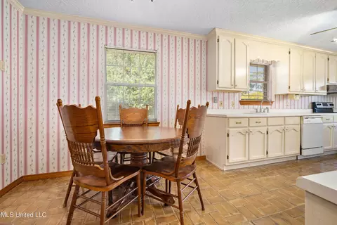 Dining - 14505 Wolf Ridge Rd, Moss Point, MS 39562 photo 1 of 3