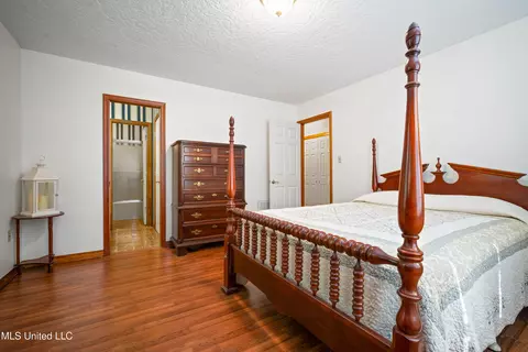 Bedroom - 14505 Wolf Ridge Rd, Moss Point, MS 39562 photo 2 of 3