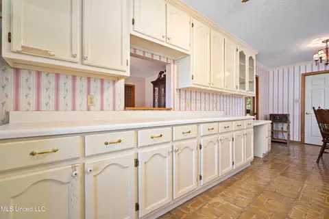 Kitchen - 14505 Wolf Ridge Rd, Moss Point, MS 39562 photo 2 of 2