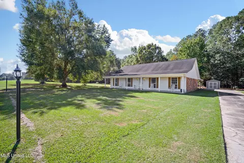 14505 Wolf Ridge Rd, Moss Point, MS 39562