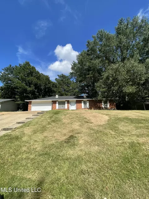 1422 Wooddell Dr, Jackson, MS 39212