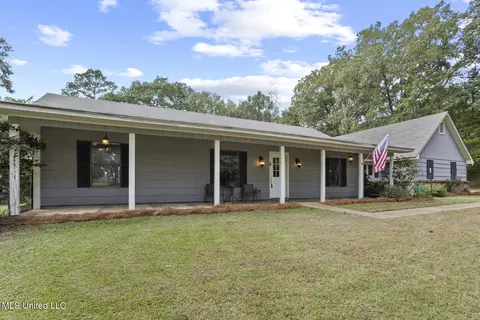 Exterior - 18899 Midway Rd, Terry, MS 39170 photo 3 of 11