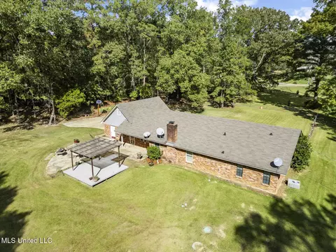 Exterior - 18899 Midway Rd, Terry, MS 39170 photo 6 of 11