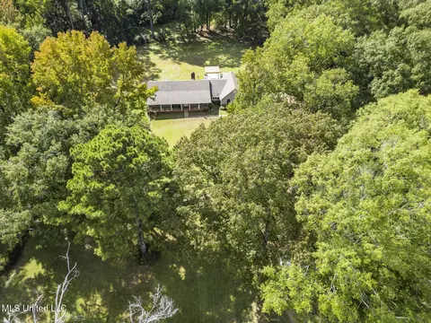 Exterior - 18899 Midway Rd, Terry, MS 39170 photo 5 of 11