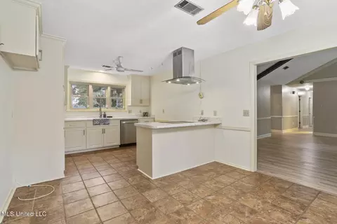Kitchen - 18899 Midway Rd, Terry, MS 39170 photo 1 of 5