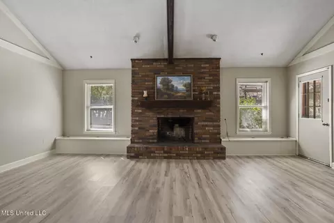 Living - 18899 Midway Rd, Terry, MS 39170 photo 2 of 5