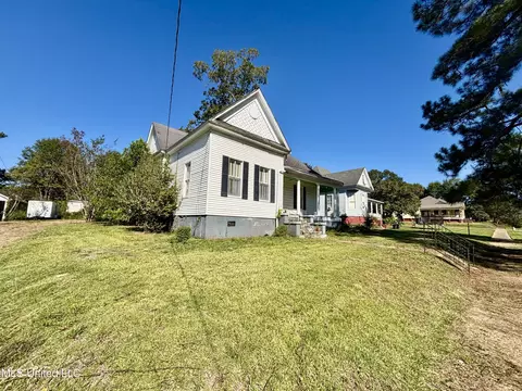 Exterior - 412 S 4th St, Mccomb, MS 39648 photo 1 of 4