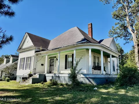 Exterior - 412 S 4th St, Mccomb, MS 39648 photo 4 of 4