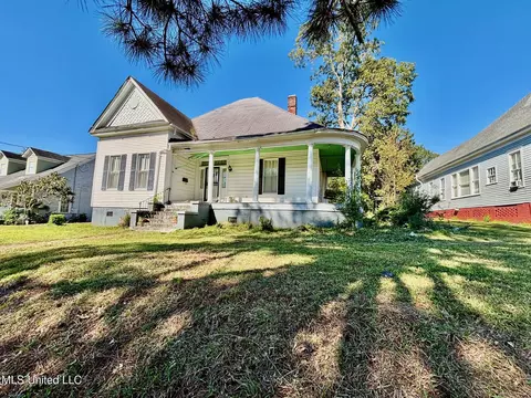 412 S 4th St, Mccomb, MS 39648