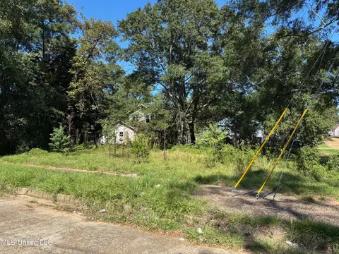 N Front Street, Mccomb, MS 39648 photo 2