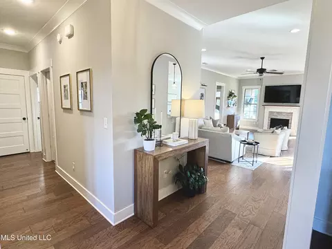 Entry Way - 2098 E Watson Vw, Nesbit, MS 38651 photo 1 of 2