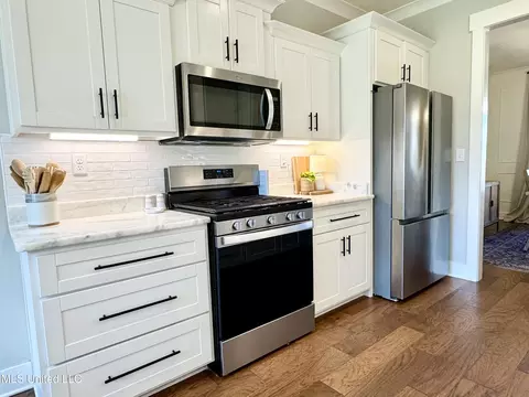 Kitchen - 2098 E Watson Vw, Nesbit, MS 38651 photo 1 of 2