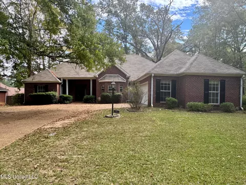 316 Southhaven Dr, Byram, MS 39272