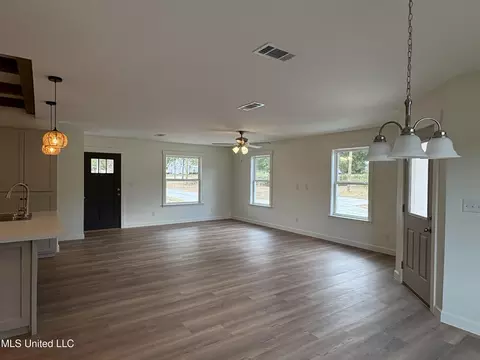 Living - 118 Albert Davis Rd, Lucedale, MS 39452 photo 2 of 2