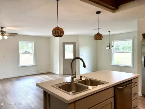 Kitchen - 118 Albert Davis Rd, Lucedale, MS 39452 photo 1 of 4