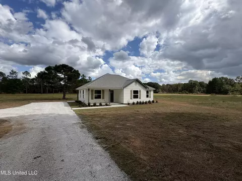 Exterior - 118 Albert Davis Rd, Lucedale, MS 39452 photo 4 of 6