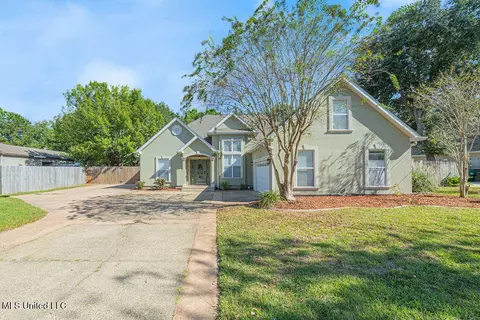108 Oaks Blvd, Bay Saint Louis, MS 39520