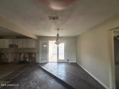 198 Mcguire Dr, Long Beach, MS 39560 photo 5