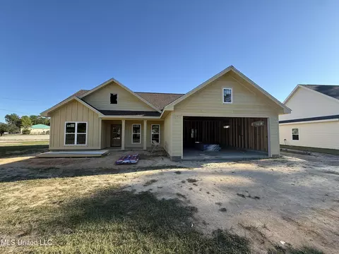 640 Fellgrass St, Waveland, MS 39576