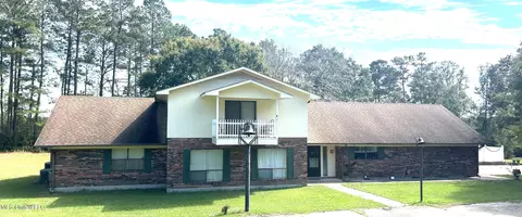 1184 Hawthorne Dr, Mccomb, MS 39648