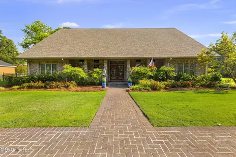 901 Hackberry Ln, Canton, MS 39046