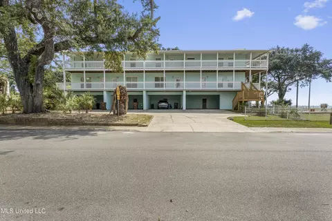 1496 Beach Blvd, Biloxi, MS 39530