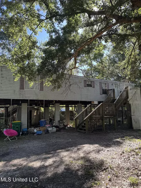 8501 Birch Ave, Ocean Springs, MS 39564