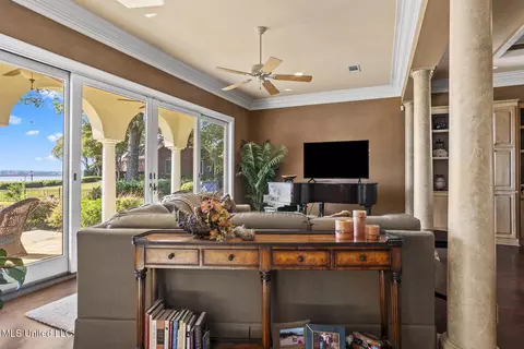 Living - 106 Colony Crown, Brandon, MS 39047 photo 3 of 6