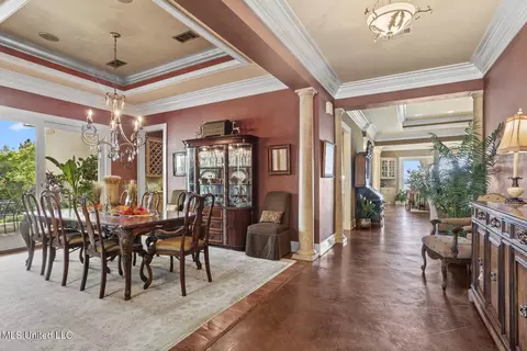 Dining - 106 Colony Crown, Brandon, MS 39047 photo 2 of 2
