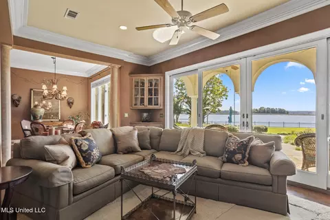 Living - 106 Colony Crown, Brandon, MS 39047 photo 2 of 6