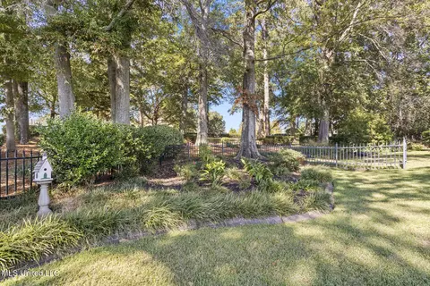 Exterior - 106 Colony Crown, Brandon, MS 39047 photo 18 of 28