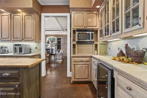 Kitchen - 106 Colony Crown, Brandon, MS 39047 photo 4 of 5